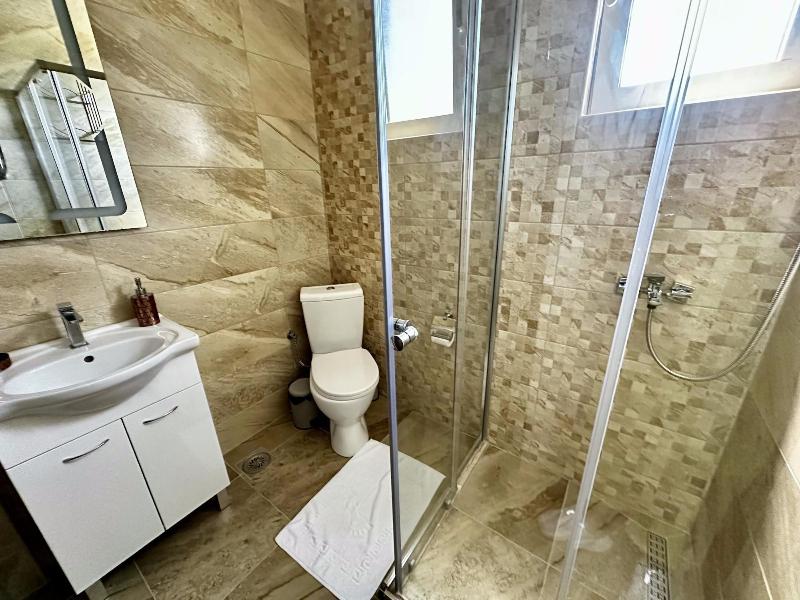 Akhdar Apartments image