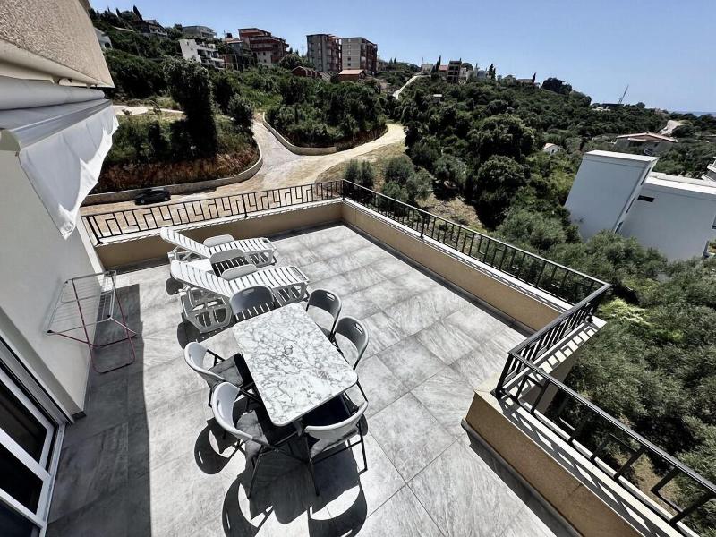 Akhdar Apartments image
