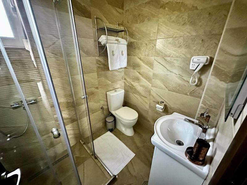 Akhdar Apartments image