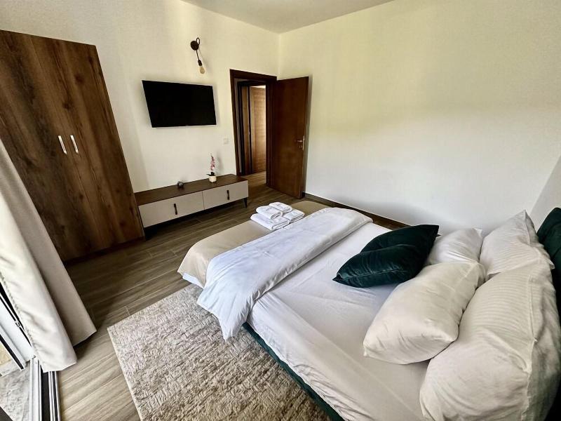 Akhdar Apartments image