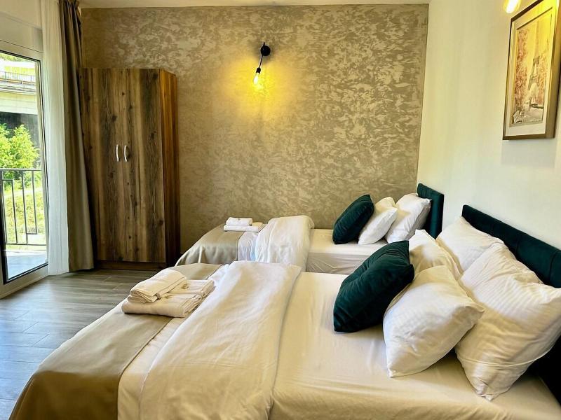 Akhdar Apartments image