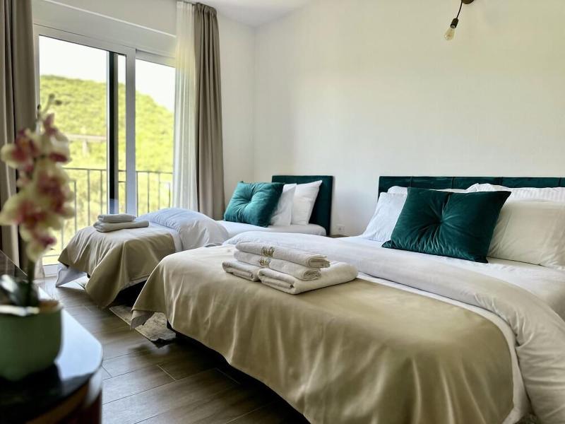 Akhdar Apartments image