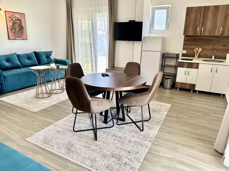 Akhdar Apartments image
