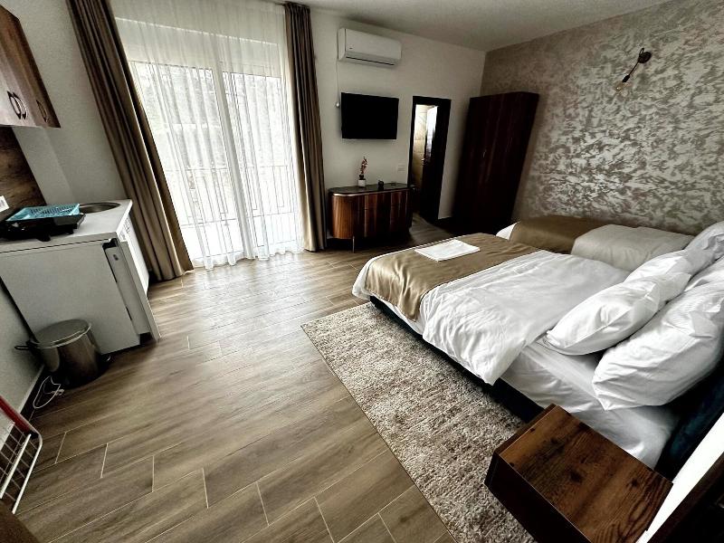 Akhdar Apartments image