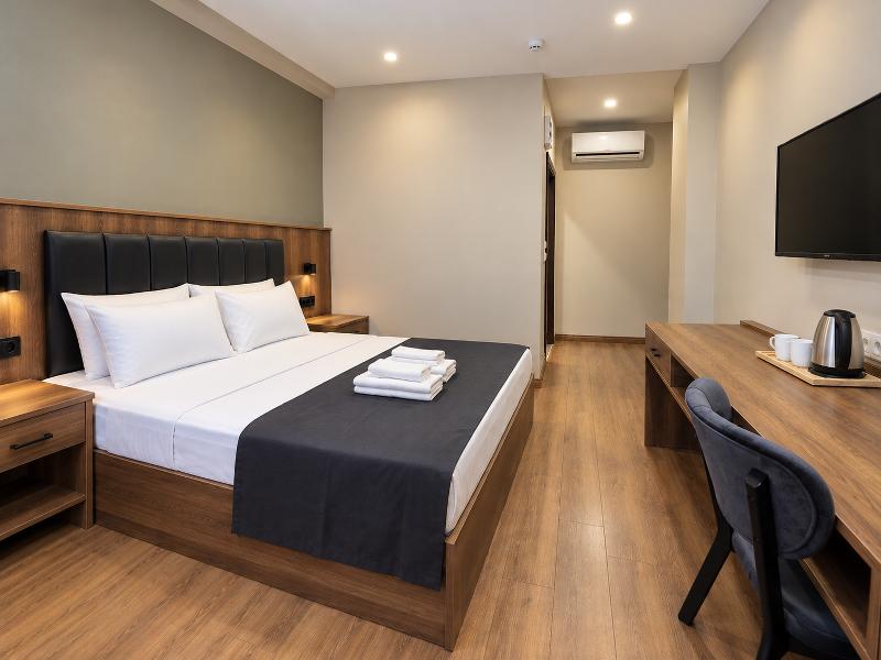 Bzn Airport Hotel 2