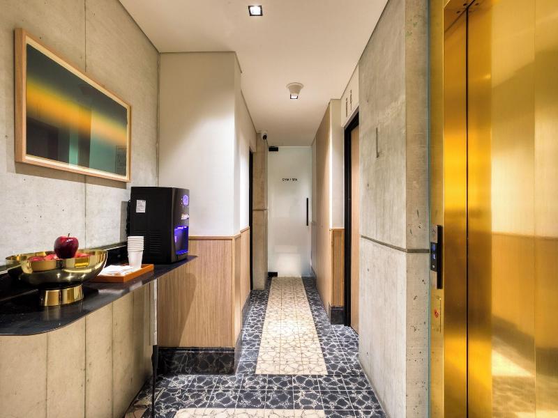 Rodona Hotel image