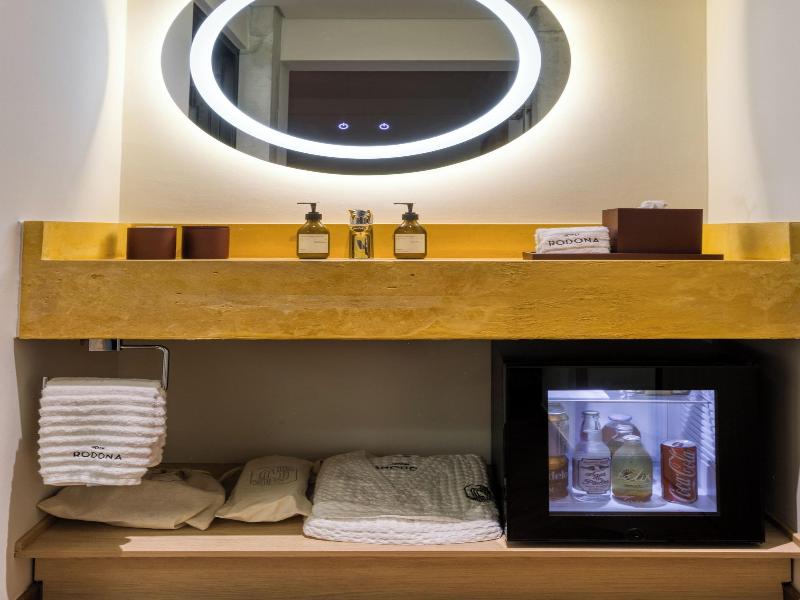 Rodona Hotel image