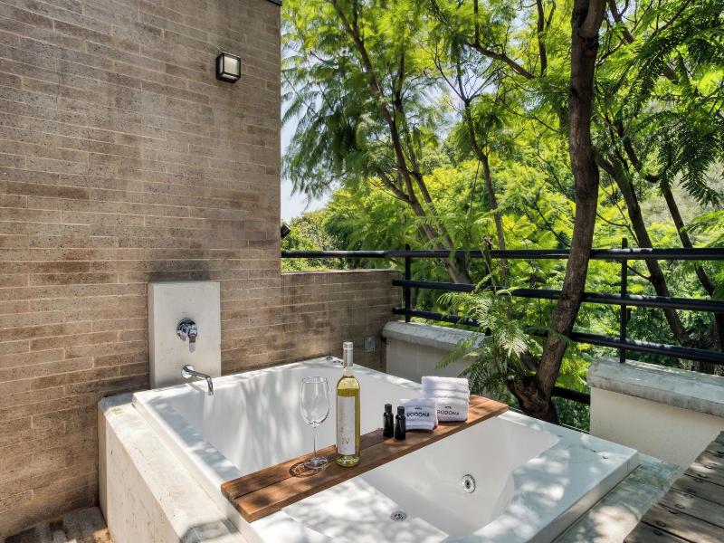 Rodona Hotel image