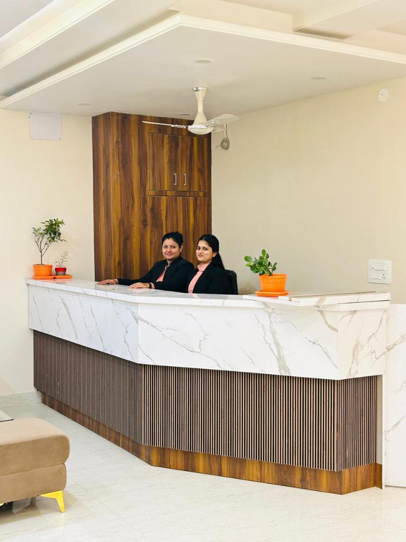 Hotel Wings Grand image