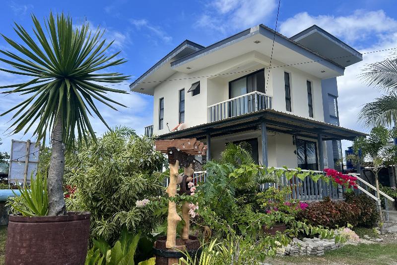 Lover's Point Beach Front Resort By Zuzu image