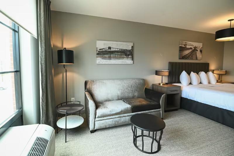 Riverbend Hotel And Suites Trademark Collection image