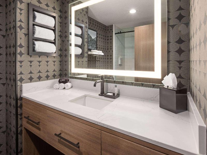 Riverbend Hotel And Suites Trademark Collection image