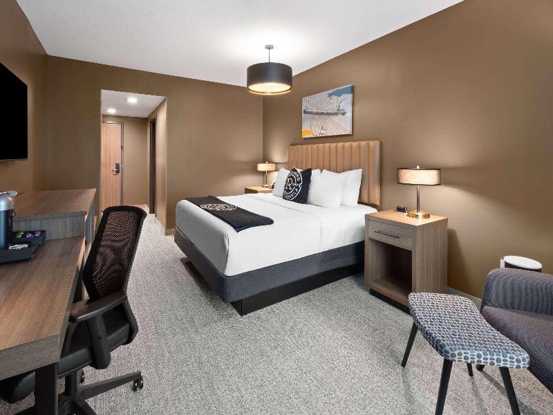 Riverbend Hotel And Suites Trademark Collection image