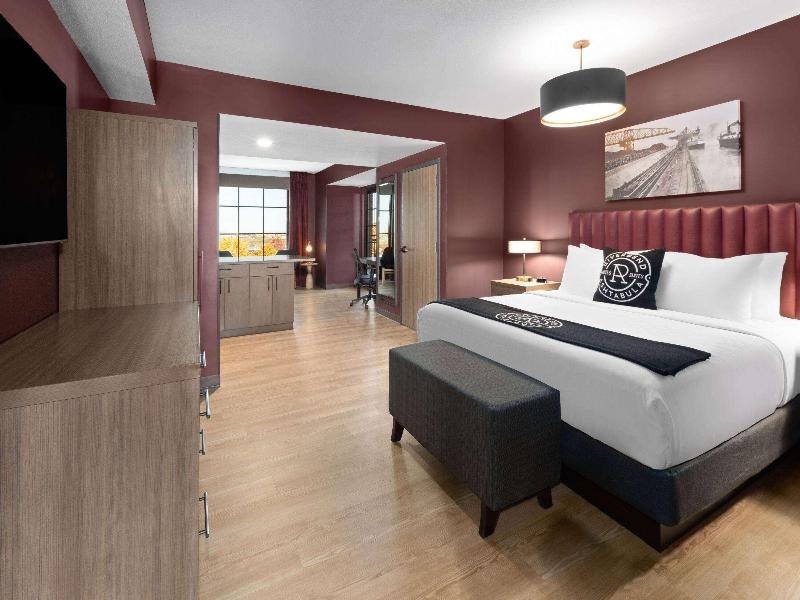 Riverbend Hotel And Suites Trademark Collection image