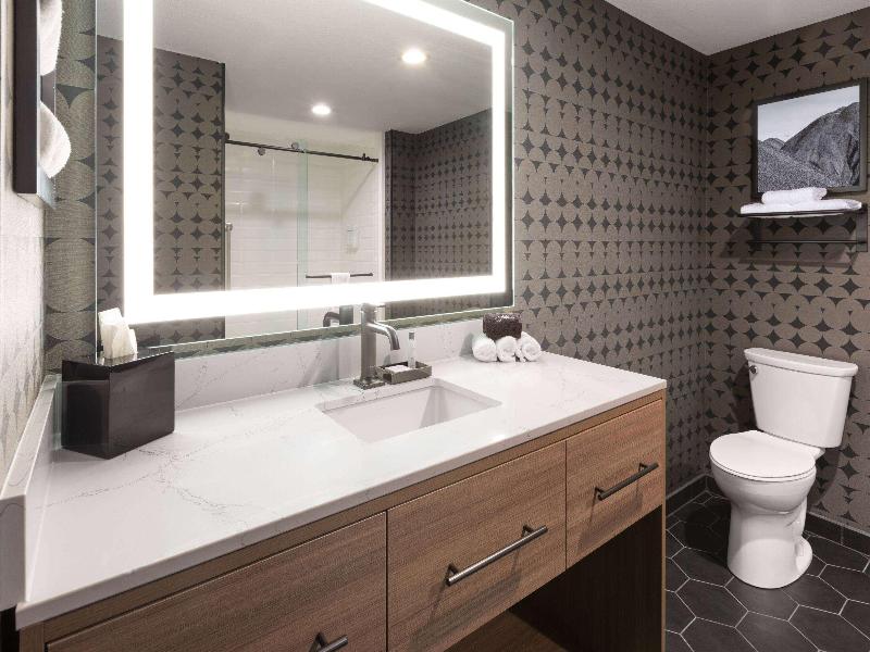 Riverbend Hotel And Suites Trademark Collection image