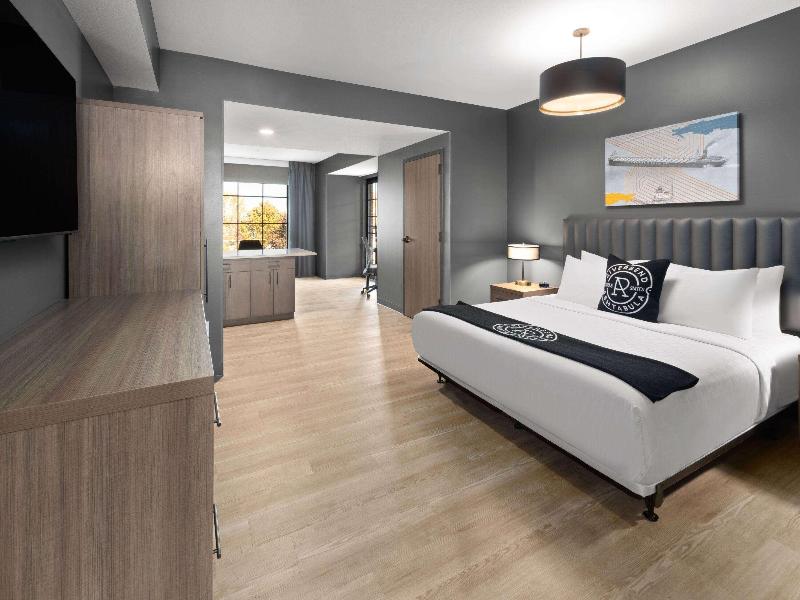 Riverbend Hotel And Suites Trademark Collection image
