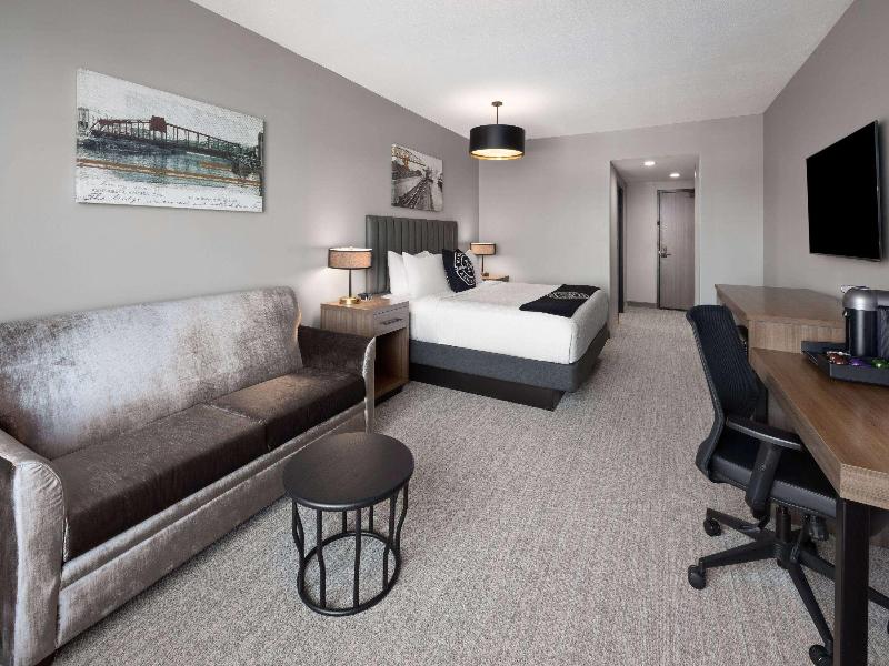Riverbend Hotel And Suites Trademark Collection image
