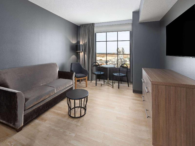 Riverbend Hotel And Suites Trademark Collection image