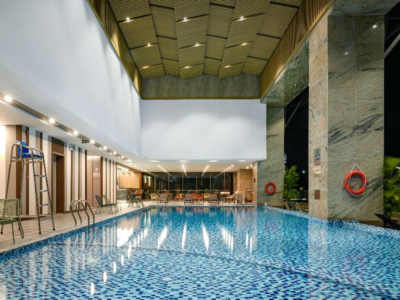 Wyndham Garden Legend Halong image