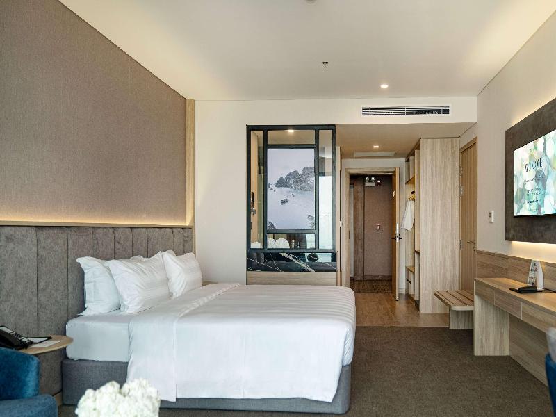 Wyndham Garden Legend Halong image