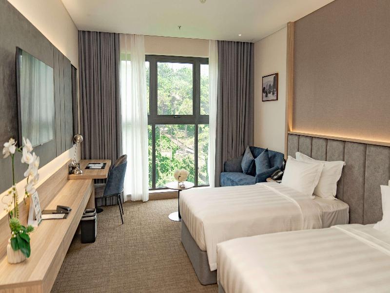 Wyndham Garden Legend Halong image