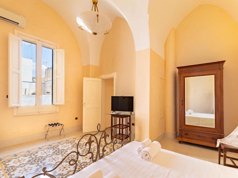 Palazzo Zacà image