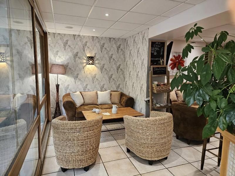 Logis Hotel Le Mont Barral image