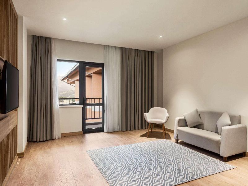 Ramada Encore By Wyndham Zomin image