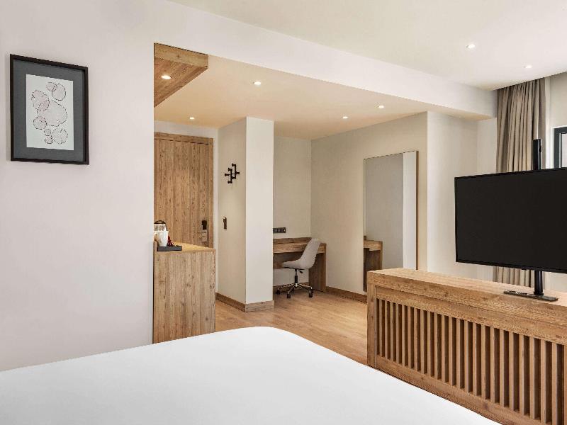 Ramada Encore By Wyndham Zomin image