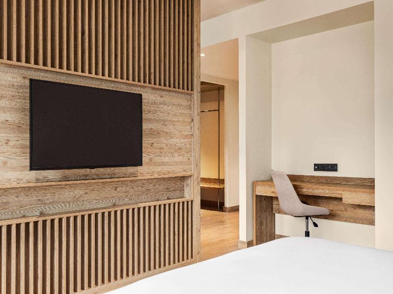 Ramada Encore By Wyndham Zomin image