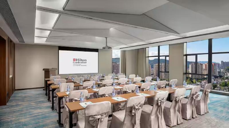 Hilton Garden Inn Xingyi Wanfenglin image