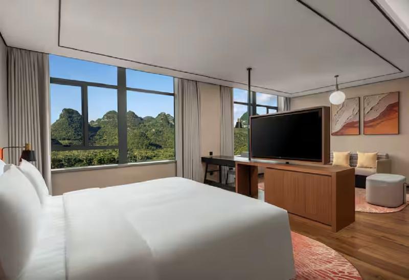 Hilton Garden Inn Xingyi Wanfenglin image