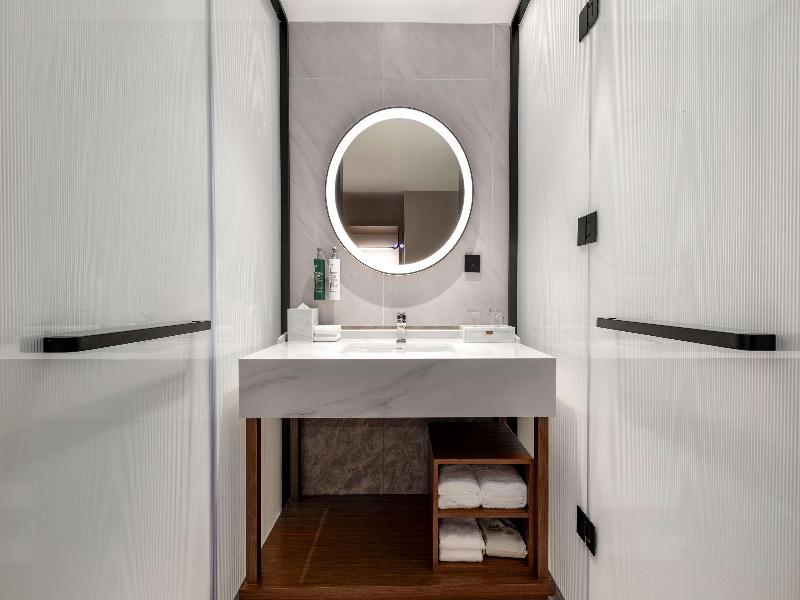 Hilton Garden Inn Xingyi Wanfenglin image