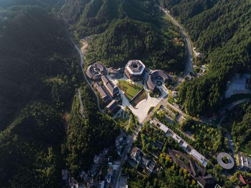 Hilton Garden Inn Jingdezhen Taoyuan Valley image