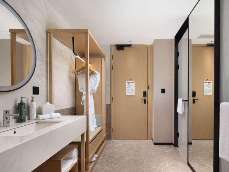 Hilton Garden Inn Jingdezhen Taoyuan Valley image