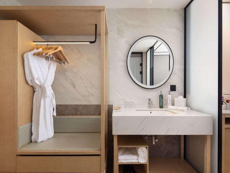 Hilton Garden Inn Jingdezhen Taoyuan Valley image