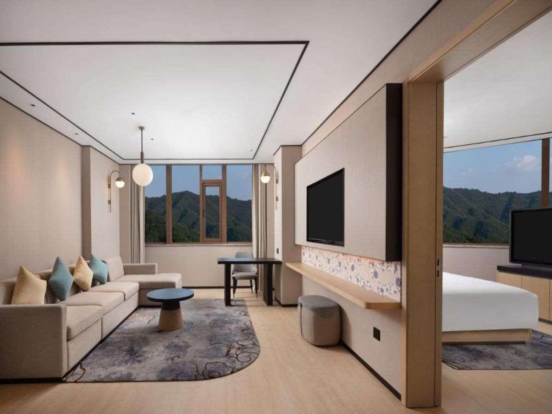 Hilton Garden Inn Jingdezhen Taoyuan Valley image