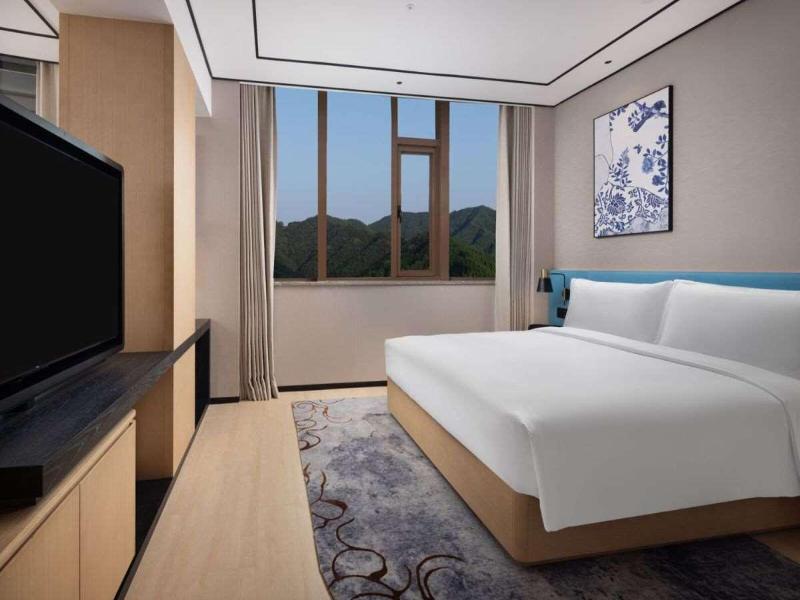 Hilton Garden Inn Jingdezhen Taoyuan Valley image