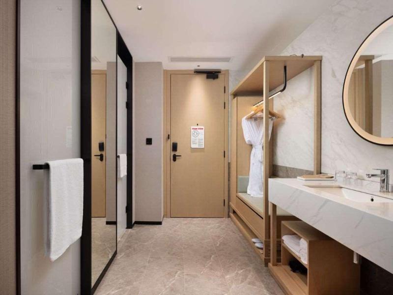 Hilton Garden Inn Jingdezhen Taoyuan Valley image
