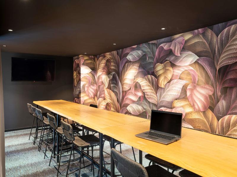Ibis Styles Miramas image