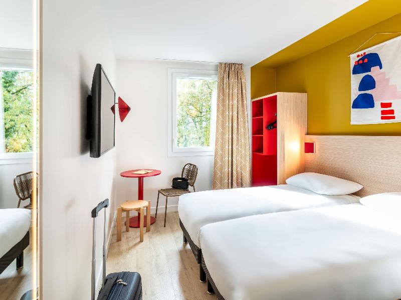 Ibis Styles Prevessin Geneve Aeroport image