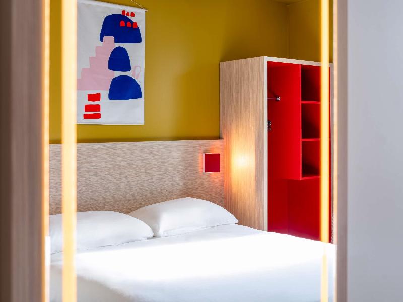 Ibis Styles Prevessin Geneve Aeroport image