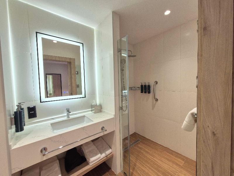 Hilton Garden Inn Termez Airitom image