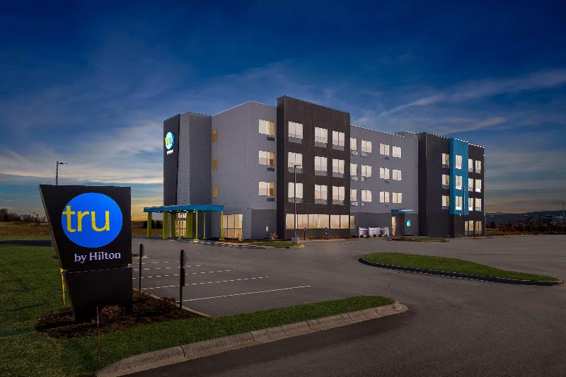 Tru by Hilton Dixon image