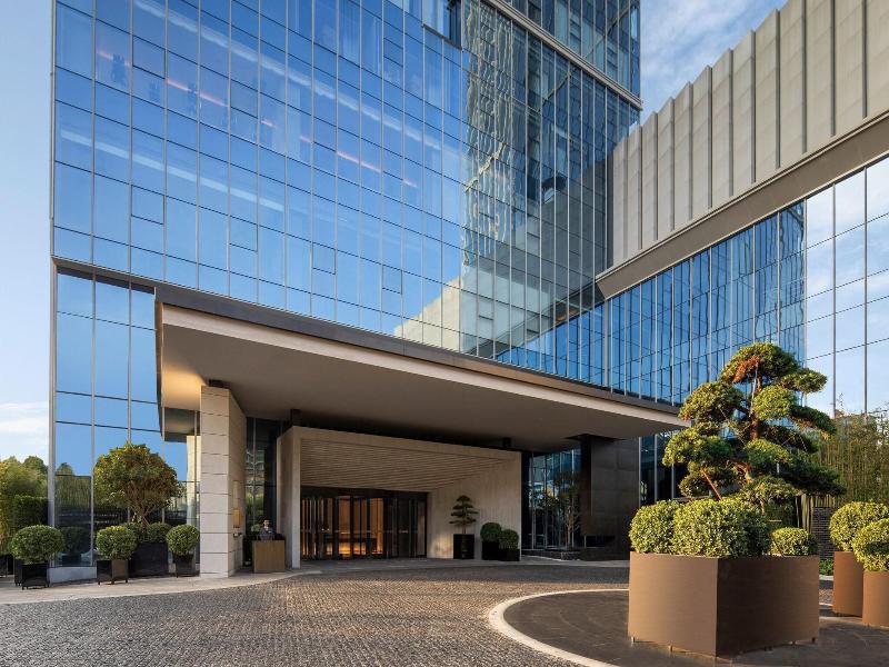Courtyard By Marriott Luoyang image