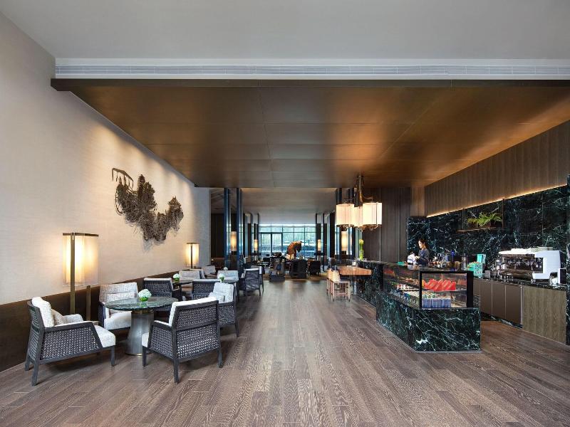 Courtyard By Marriott Luoyang image