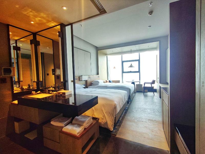 Courtyard By Marriott Luoyang image