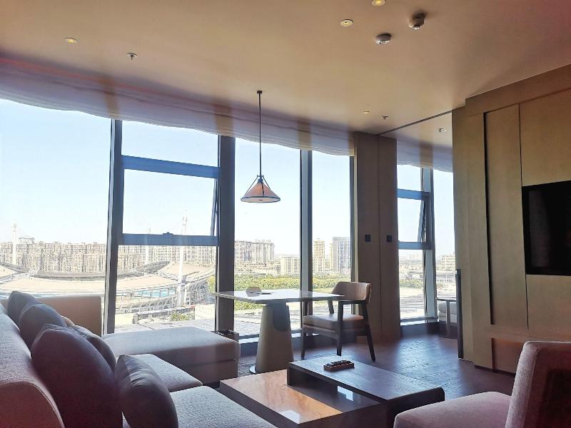 Courtyard By Marriott Luoyang image