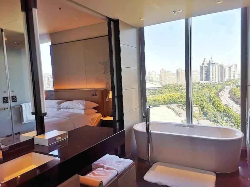 Courtyard By Marriott Luoyang image