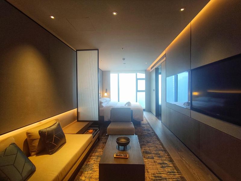 Courtyard By Marriott Luoyang image
